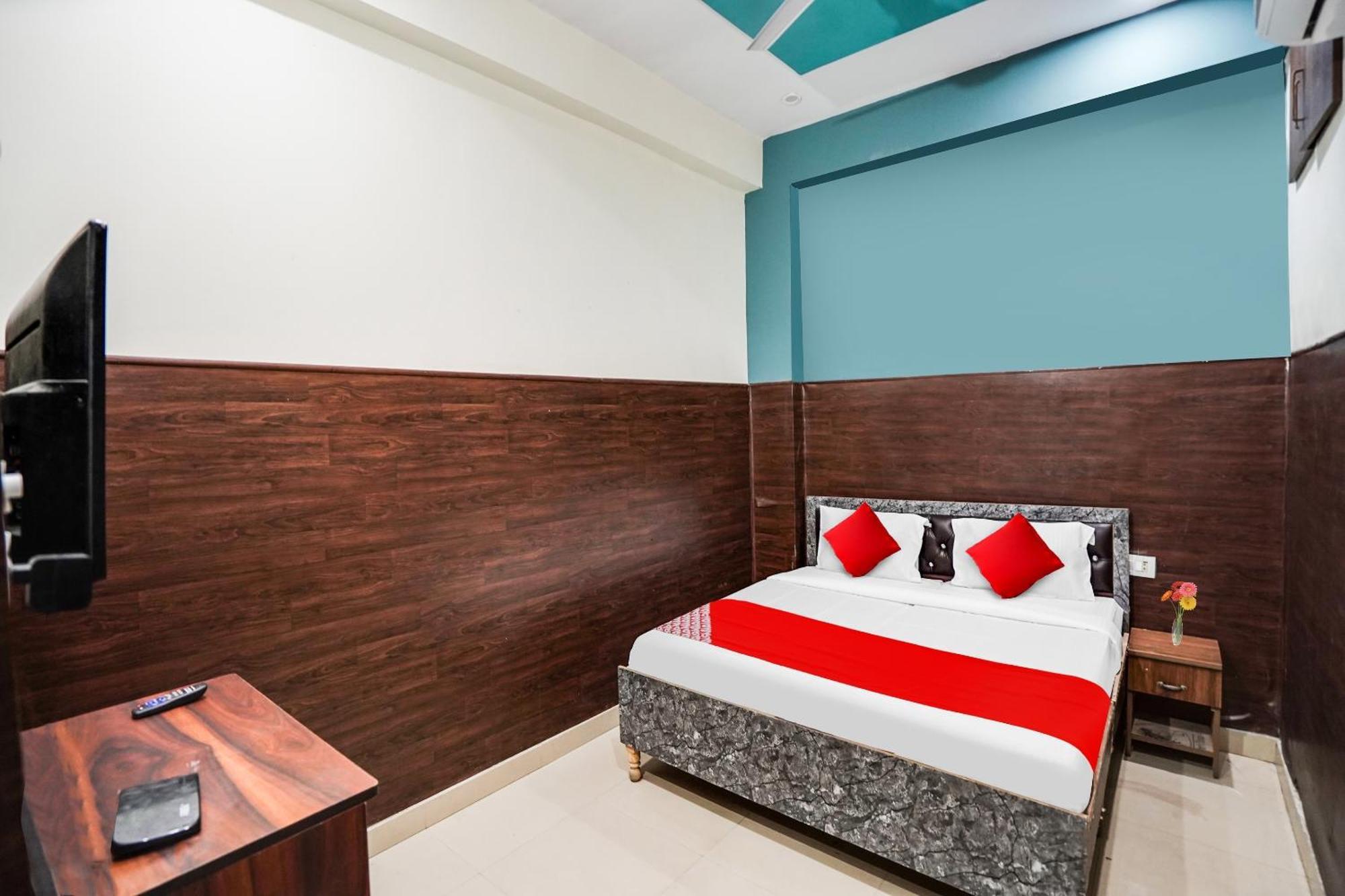 Hotel O Dream Palace Inn Νόιντα Εξωτερικό φωτογραφία